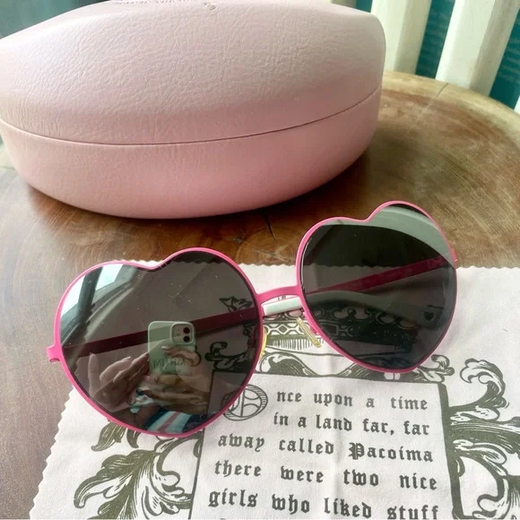 Juicy Couture Hot Pink Lolita Heart Shaped Sunglasses with Case RARE/HTF - Picture 4 of 12